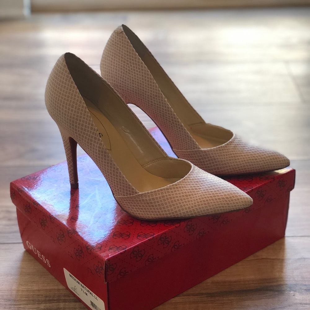 4” Guess Heels - Picture 3 of 6